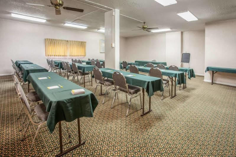 Americas Best Value Inn St. Joseph At I-29 Екстер'єр фото